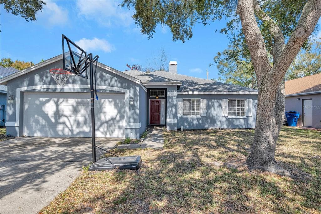 8349 WRENS WAY LARGO, FL 33773