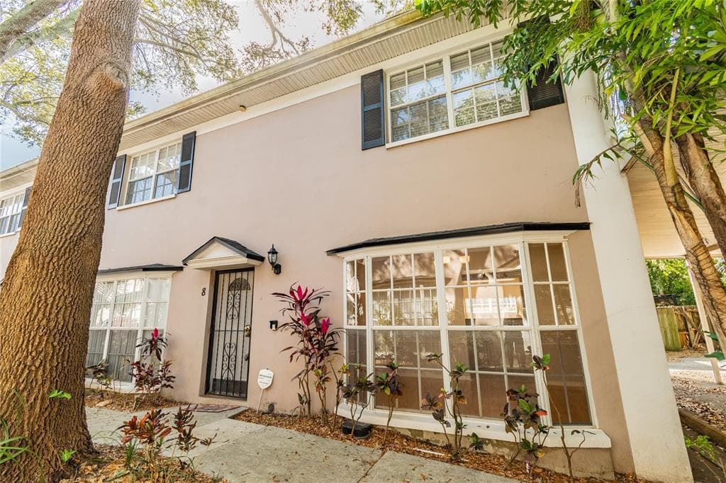405 S ARRAWANA AVENUE UNIT 8