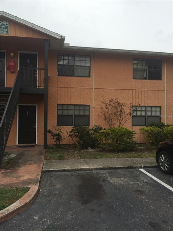 12404 HIBISCUS OAK PLACE UNIT 101 TAMPA, FL 33612