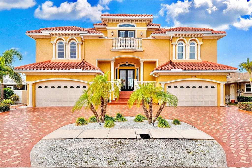 3920 VERSAILLES DRIVE