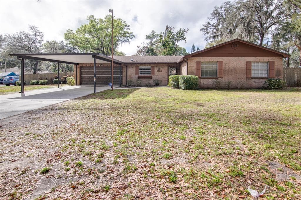 12021 E OLD HILLSBOROUGH AVENUE SEFFNER, FL 33584