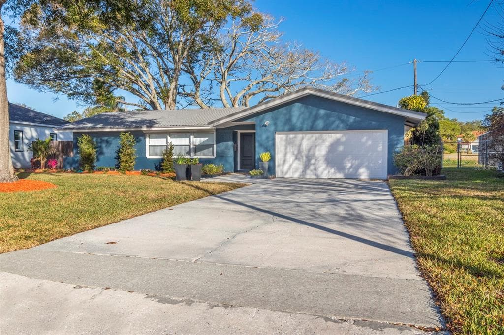 1869 LAKEWOOD DRIVE S ST PETERSBURG, FL 33712
