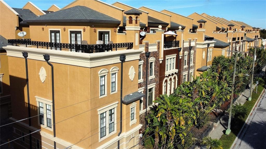2205 SOHO BAY COURT TAMPA, FL 33606