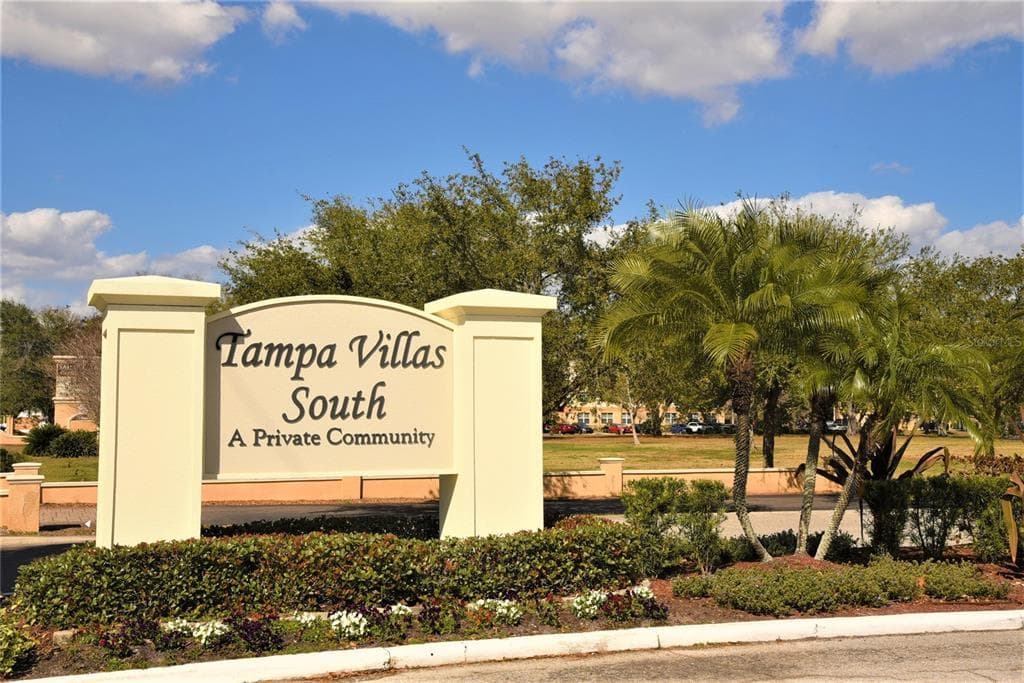 4233 LA SORRENTO COURT TAMPA, FL 33611