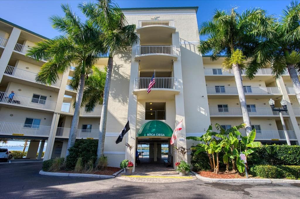 8800 BAY PINES BOULEVARD UNIT 218 ST PETERSBURG, FL 33709