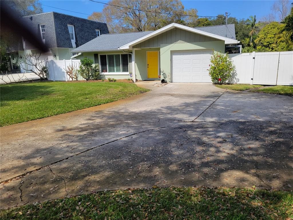3059 HICKORY DRIVE