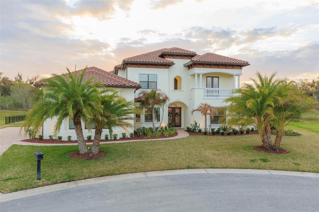 2390 HERITAGE LAKES DRIVE LAKELAND, FL 33803