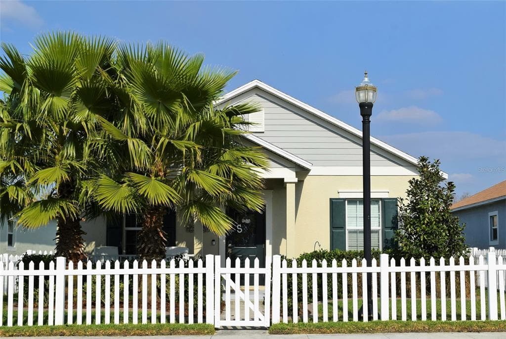 8724 FORGET ME NOT COURT LAND O LAKES, FL 34637