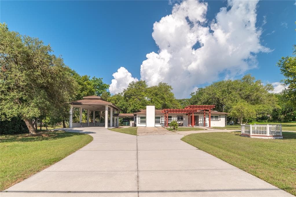 2215 BOW LANE SAFETY HARBOR, FL 34695