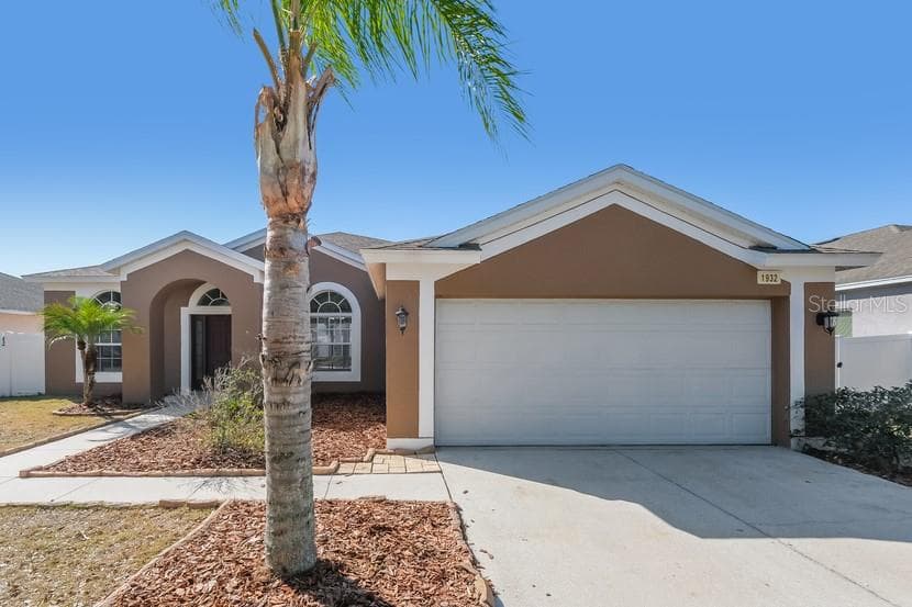 1932 HEARTLAND CIRCLE VALRICO, FL 33594