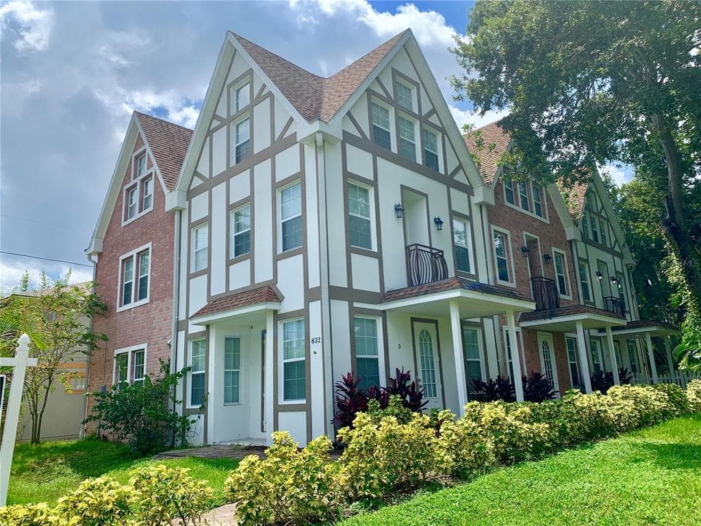 832 BAY STREET NE UNIT 3 ST PETERSBURG, FL 33701