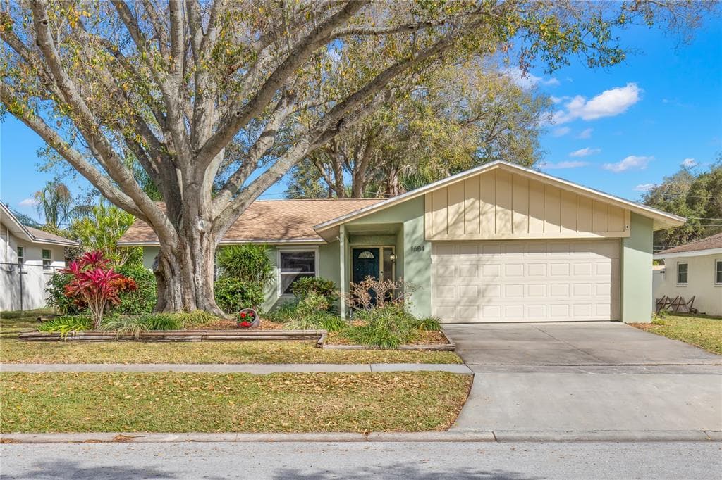 1684 EDEN COURT CLEARWATER, FL 33756