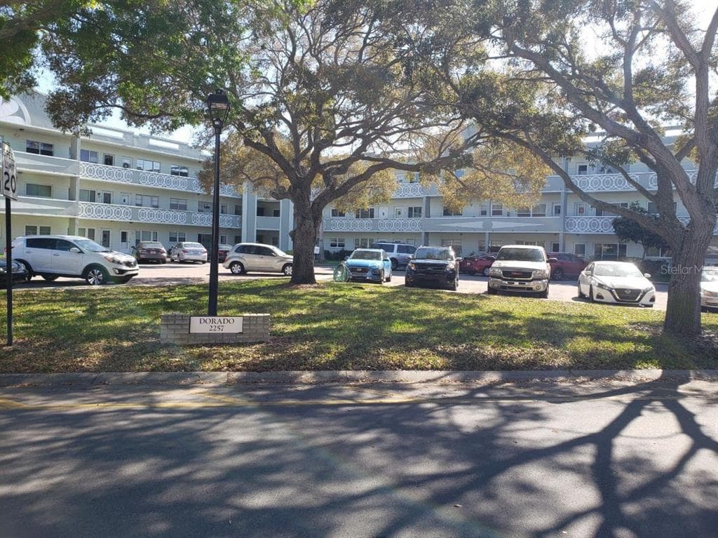 2257 WORLD PARKWAY BOULEVARD W UNIT 41 CLEARWATER, FL 33763