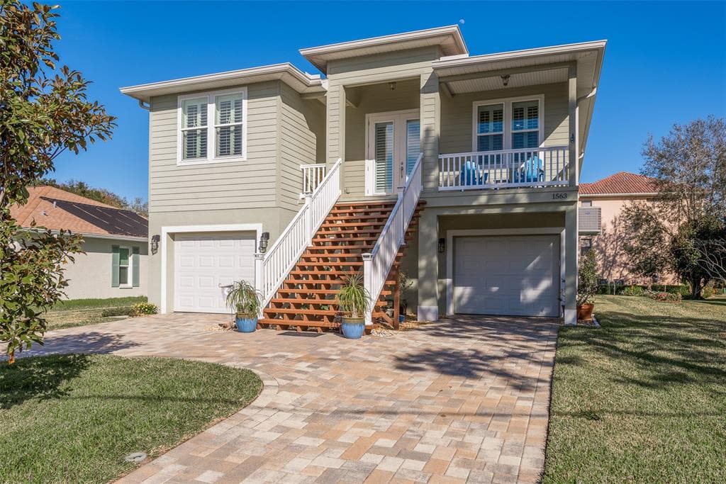 1563 MAC CHESNEY DRIVE TARPON SPRINGS, FL 34689