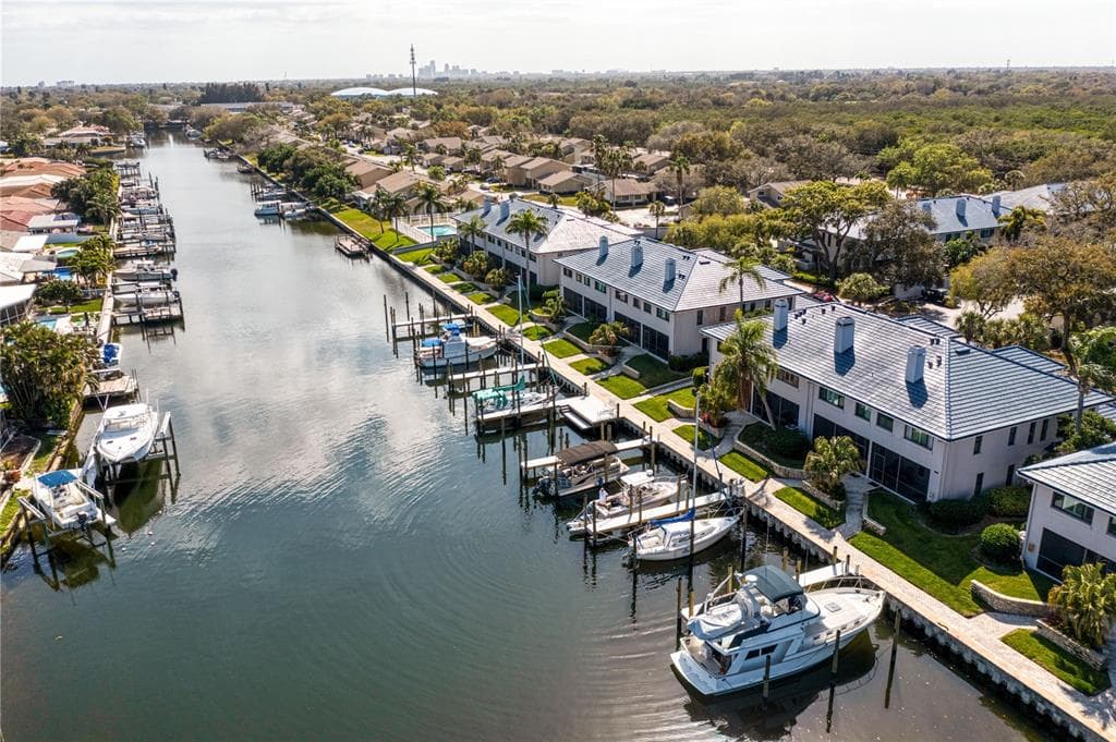 1688 WATERMARK CIRCLE NE ST PETERSBURG, FL 33702