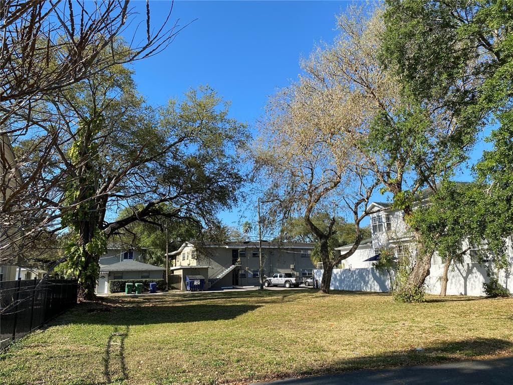 128 E DAVIS BOULEVARD TAMPA, FL 33606