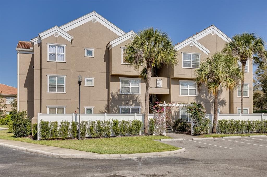 15215 AMBERLY DRIVE UNIT 1008 TAMPA, FL 33647