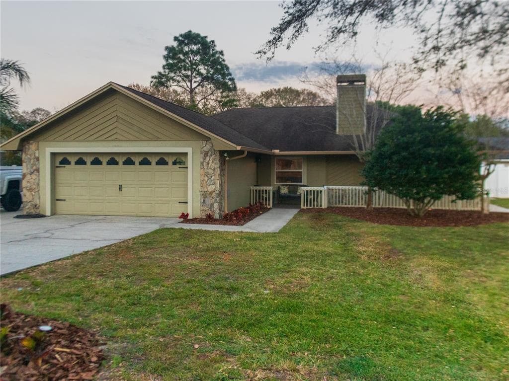 1054 COLONY PARK DRIVE LAKELAND, FL 33813