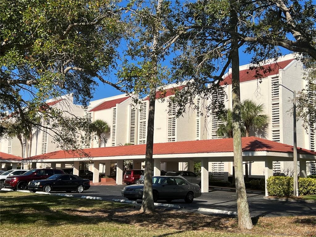 7893 SAILBOAT KEY BOULEVARD S UNIT 303 SOUTH PASADENA, FL 33707
