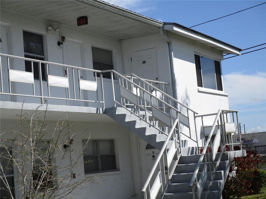 5915 18TH STREET N UNIT 20 ST PETERSBURG, FL 33714