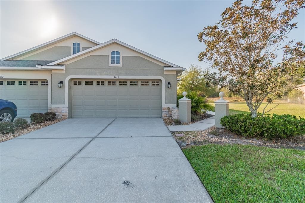 7611 HELEN WHITE LANE LAND O LAKES, FL 34637