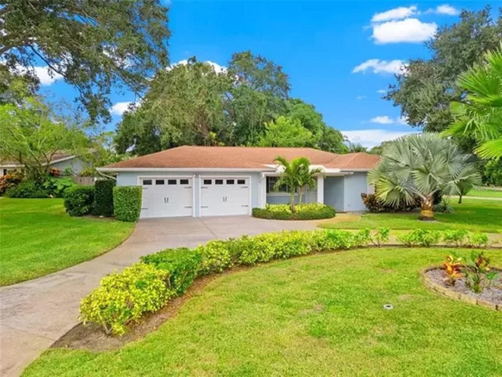 29 BEL FOREST DRIVE BELLEAIR BLUFFS, FL 33770
