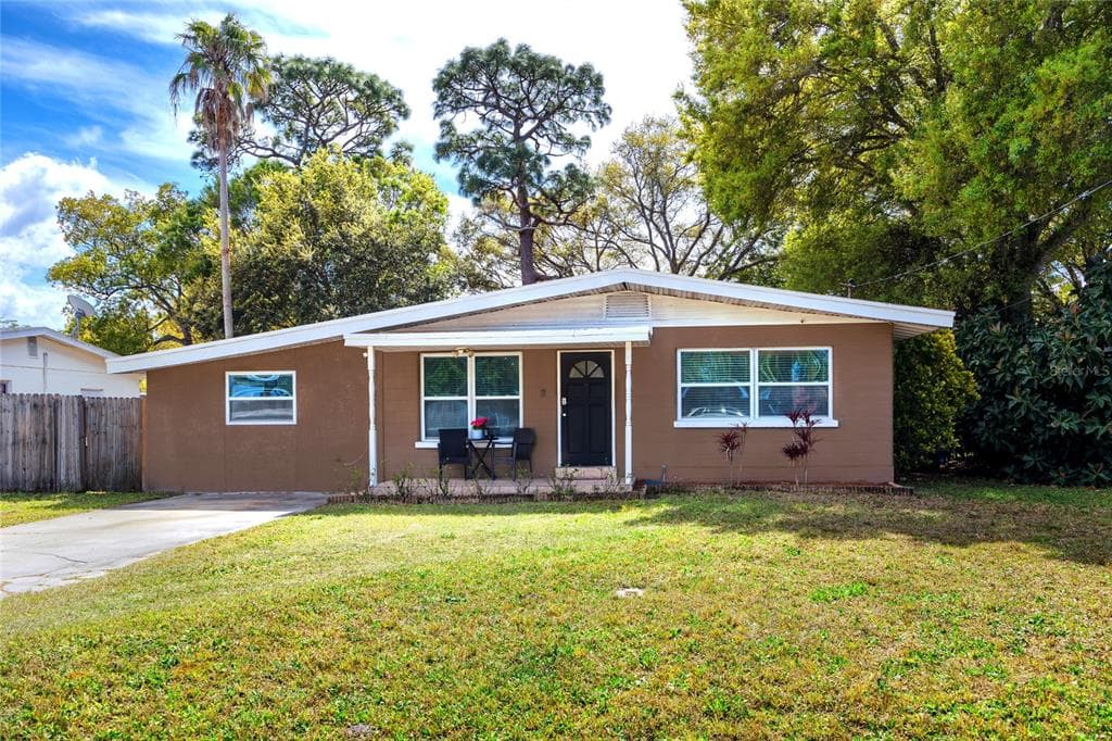 10890 124TH AVENUE SEMINOLE, FL 33778