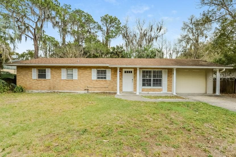 923 N GROVE STREET EUSTIS, FL 32726