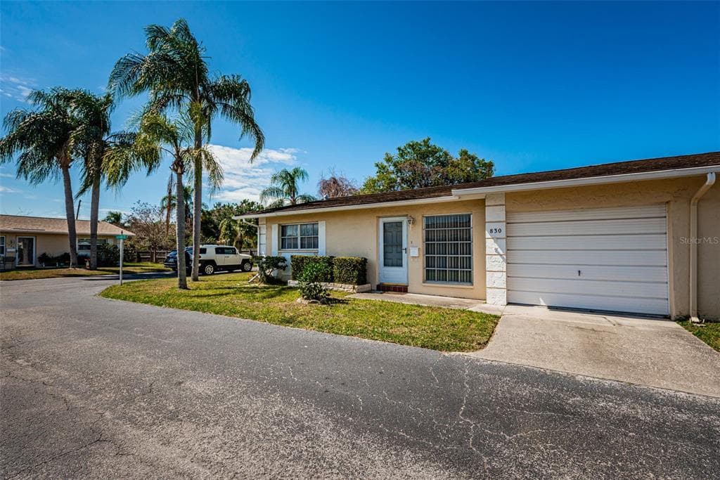 830 OXFORD COURT DUNEDIN, FL 34698