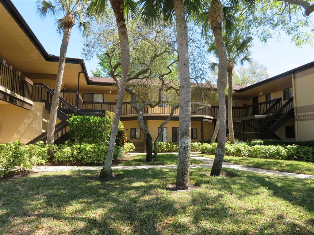2661 SABAL SPRINGS CIRCLE UNIT 205 CLEARWATER, FL 33761