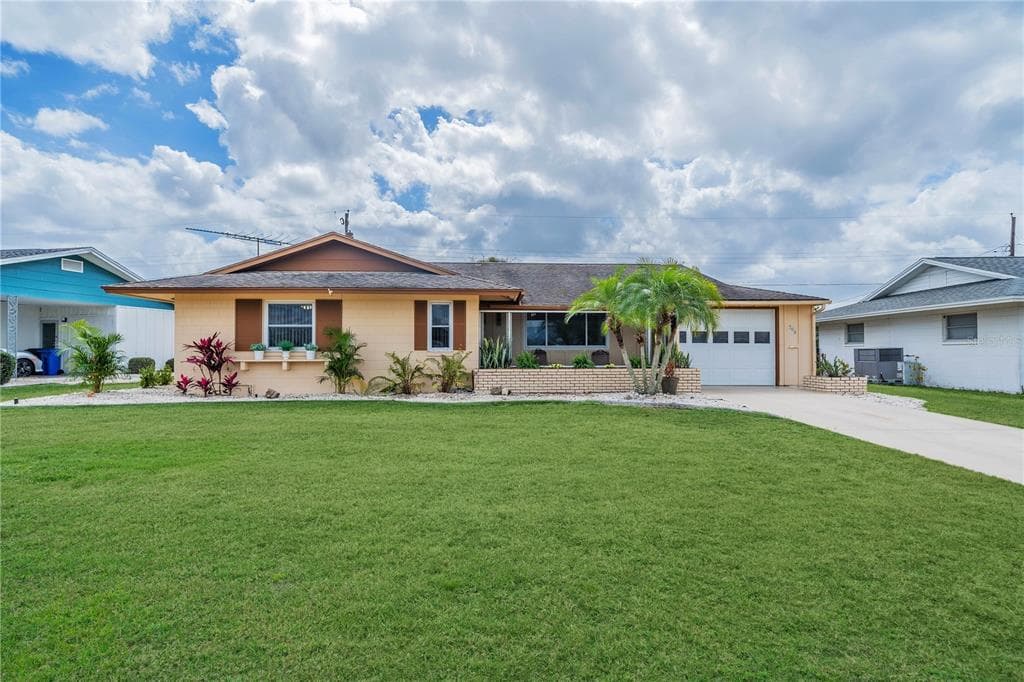 708 RIVIERA DRIVE SUN CITY CENTER, FL 33573