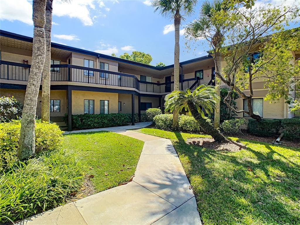 2663 SABAL SPRINGS CIRCLE UNIT 205 CLEARWATER, FL 33761