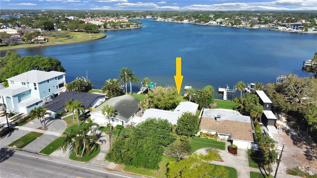 3418 OVERLOOK DRIVE NE ST PETERSBURG, FL 33703