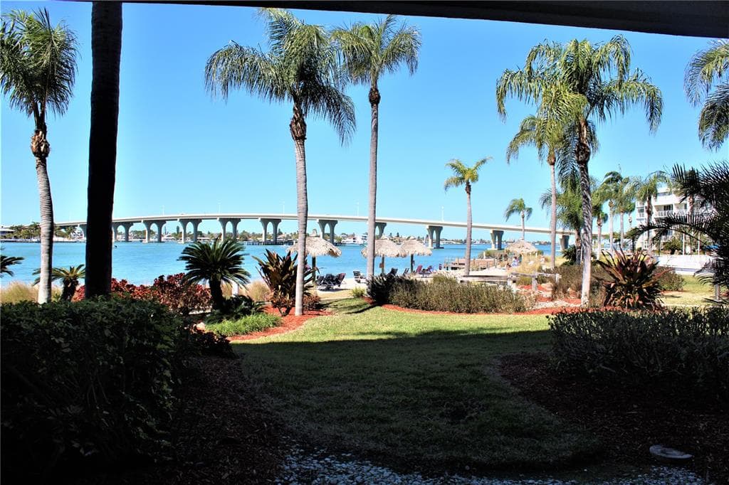 6081 BAHIA DEL MAR CIRCLE UNIT 154 ST PETERSBURG, FL 33715