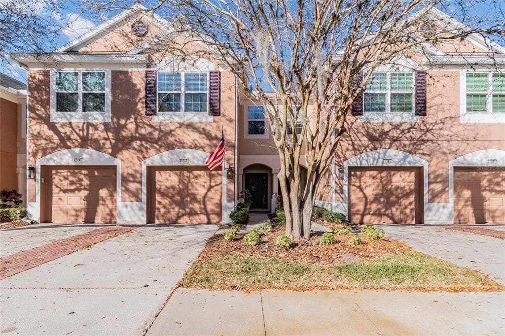 26647 CASTLEVIEW WAY WESLEY CHAPEL, FL 33544
