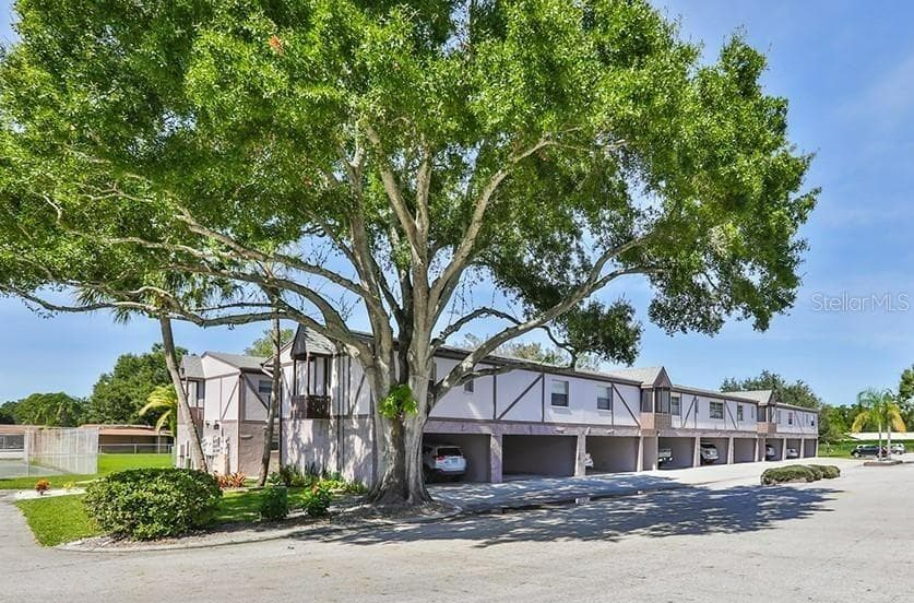 1137 KING ARTHUR COURT UNIT 504 DUNEDIN, FL 34698