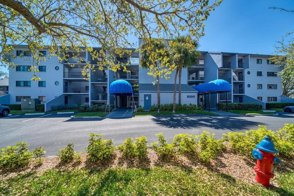 9200 PARK BOULEVARD UNIT 405 SEMINOLE, FL 33777