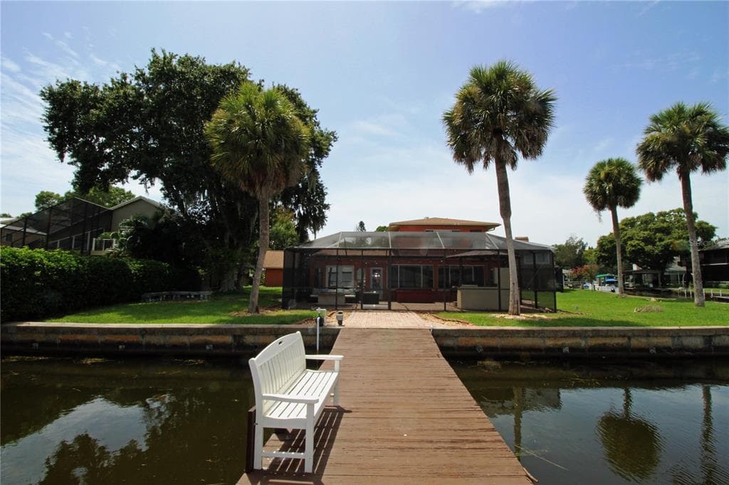 121 LAKE SHORE DRIVE E PALM HARBOR, FL 34684