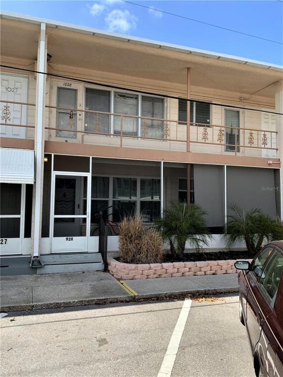 4152 55TH WAY N UNIT 1028 KENNETH CITY, FL 33709