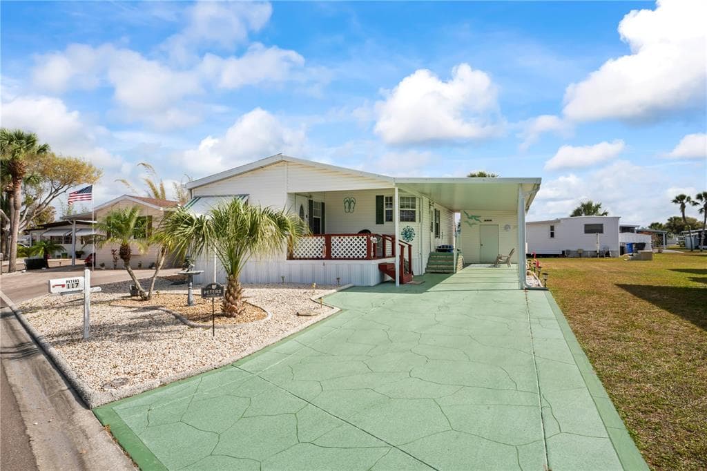 117 W SAINT ANNES CIRCLE APOLLO BEACH, FL 33572