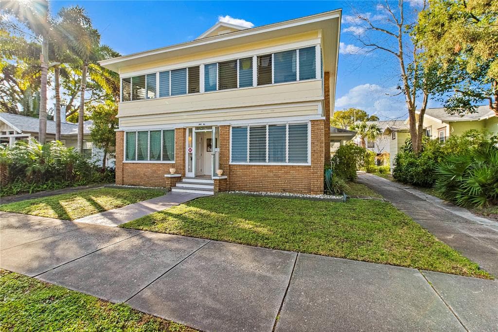 144 9TH AVENUE NE ST PETERSBURG, FL 33701