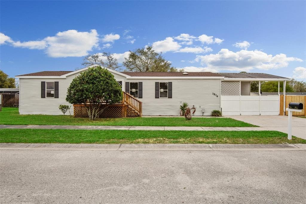 3836 KIAH DRIVE WESLEY CHAPEL, FL 33543