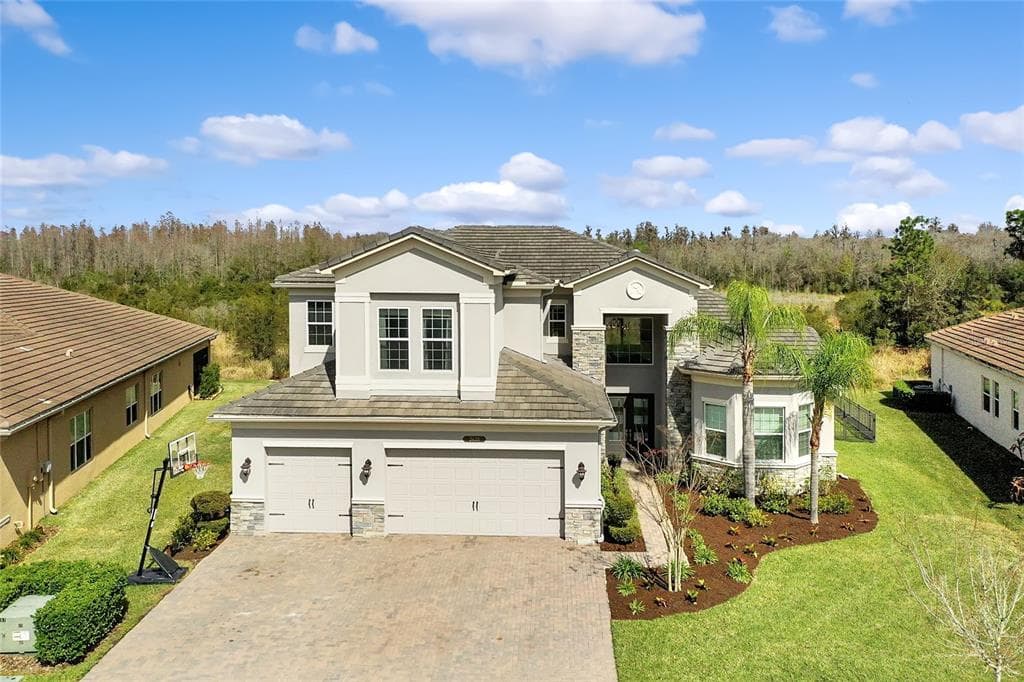 2628 COCO PALM CIRCLE