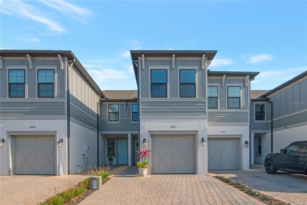 2451 GOLDEN PASTURE CIRCLE