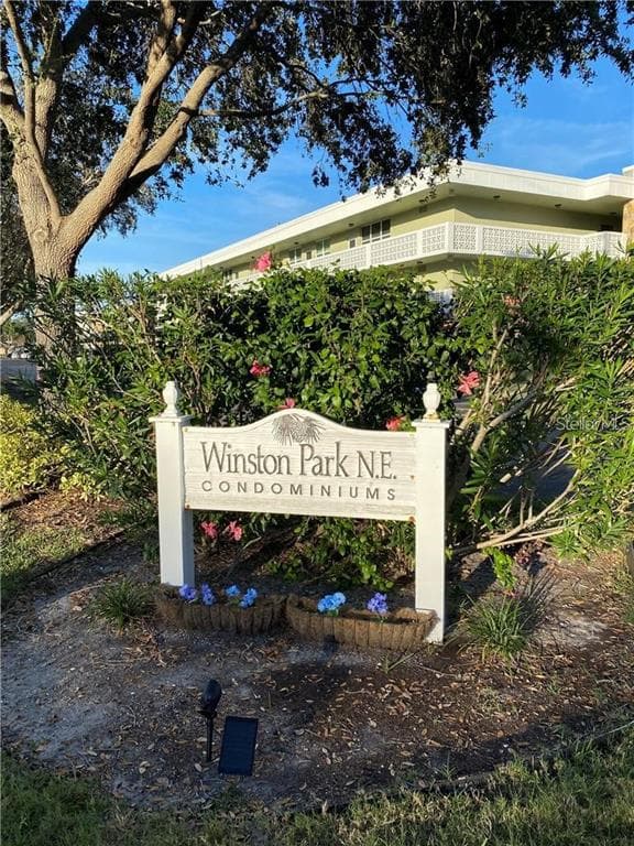 4895 BAY STREET NE UNIT 105 ST PETERSBURG, FL 33703