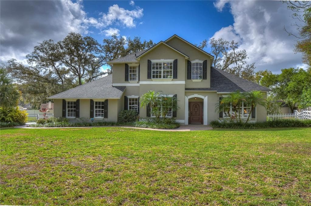 2110 CANTER WOODS LANE VALRICO, FL 33596