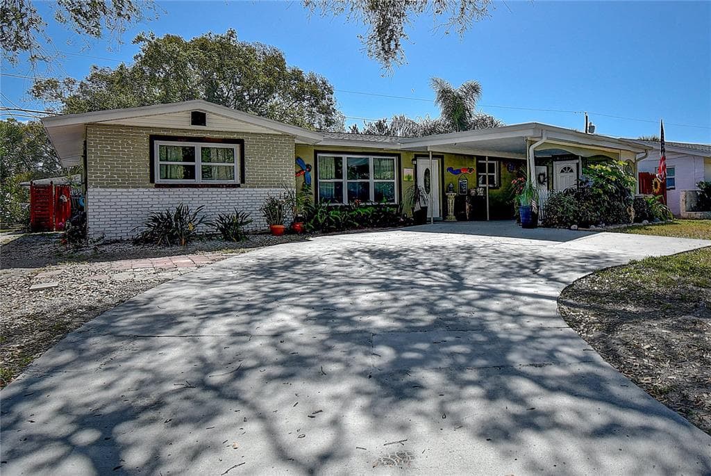 11382 81ST PLACE SEMINOLE, FL 33772
