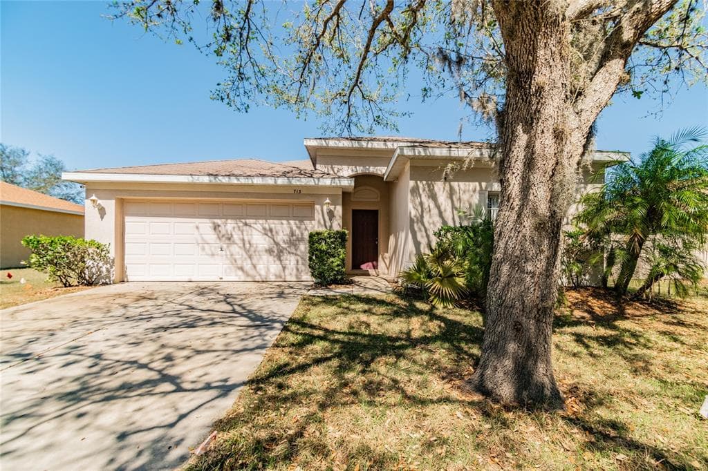 713 COADE STONE DRIVE SEFFNER, FL 33584