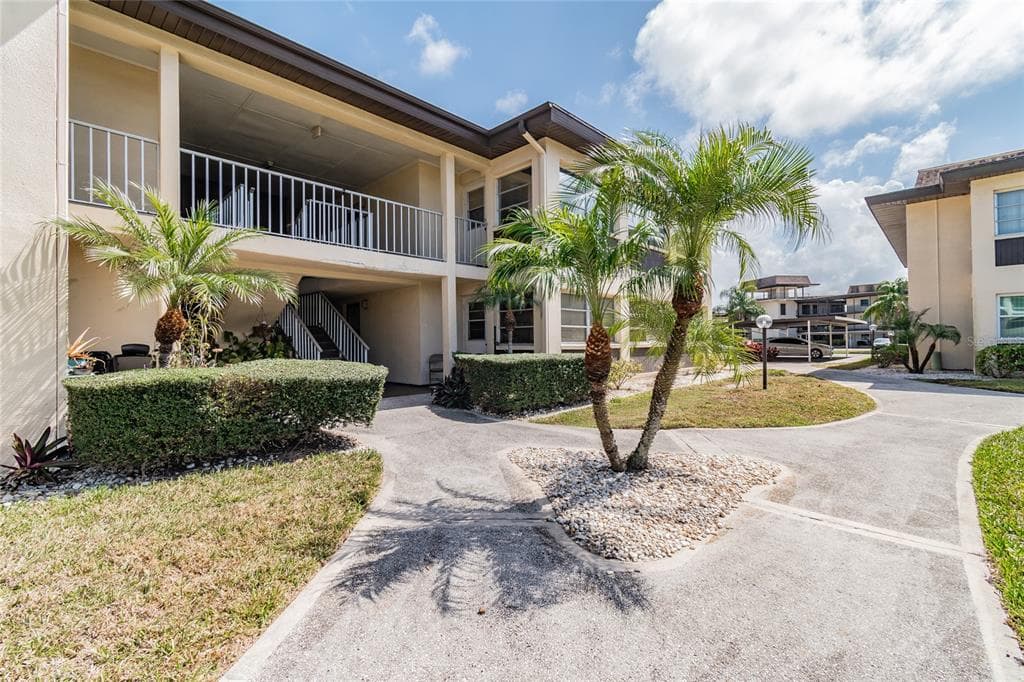 4600 MARINE PARKWAY UNIT #207 NEW PORT RICHEY, FL 34652