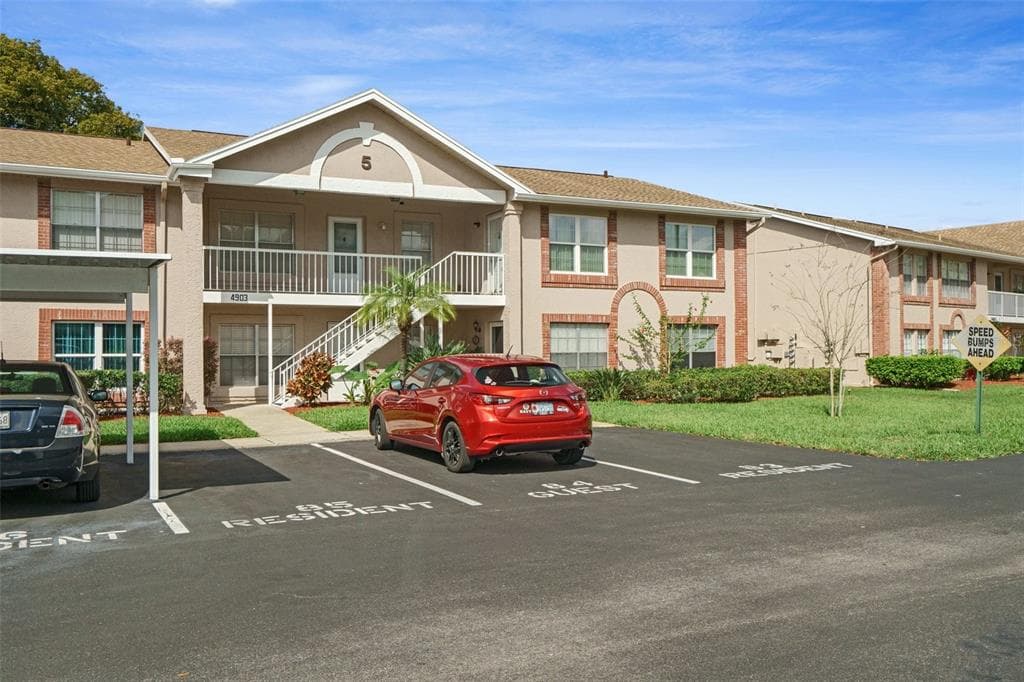 4903 MYRTLE OAK DRIVE UNIT 14 NEW PORT RICHEY, FL 34653